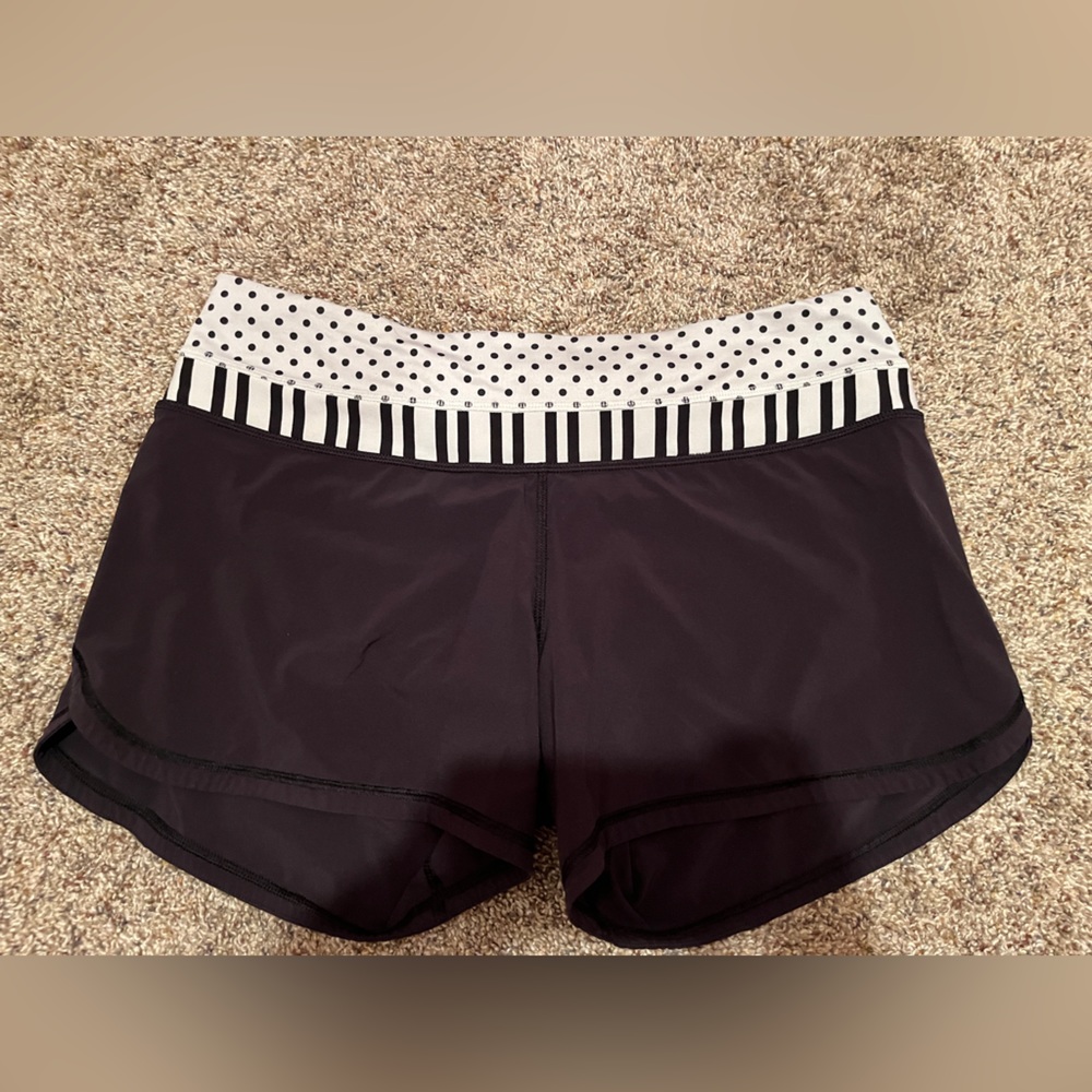 Lululemon Shorts Size 8! 🍋 Very Rare/Old Find!